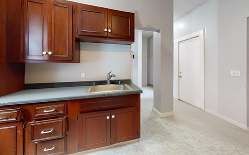 10-12 Bolster, Apt 2
