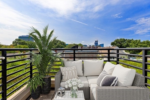 262 Monsignor Obrien Hwy, Apt 405