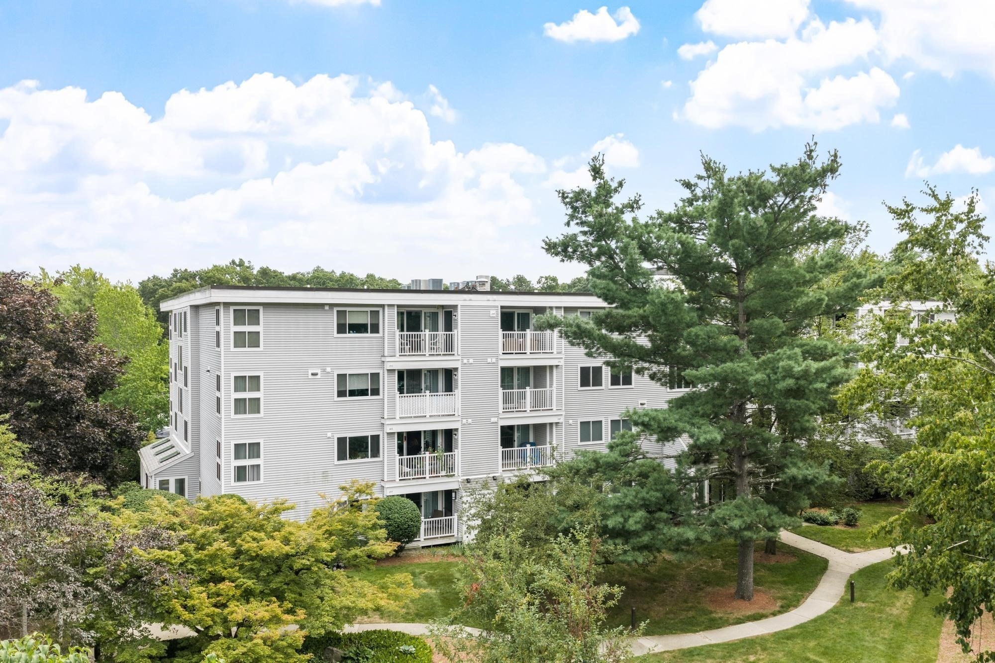 255 North Rd Unit 187, Chelmsford, MA 01824