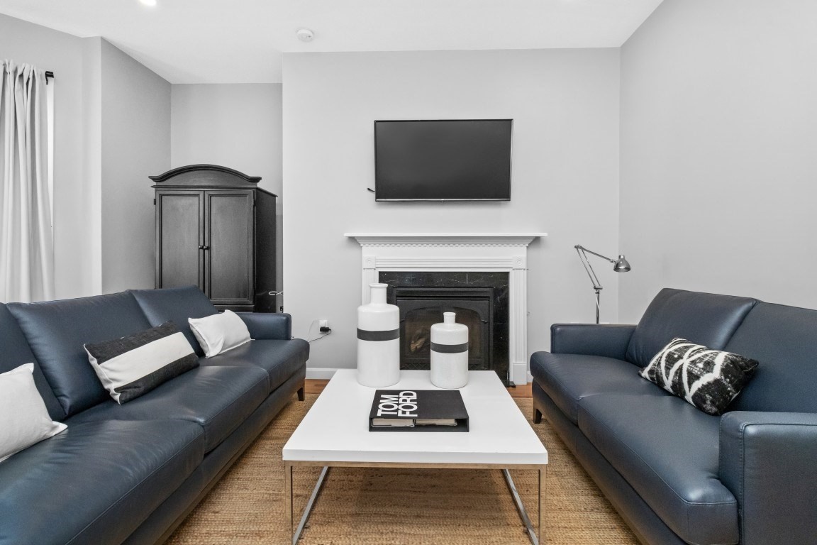 595 East 4th St Unit 1, Boston - South Boston, MA 02127