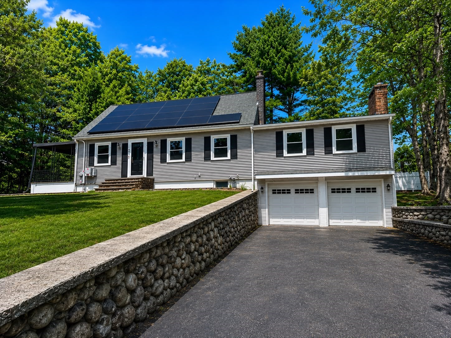 40 Neal St, Walpole, MA 02081