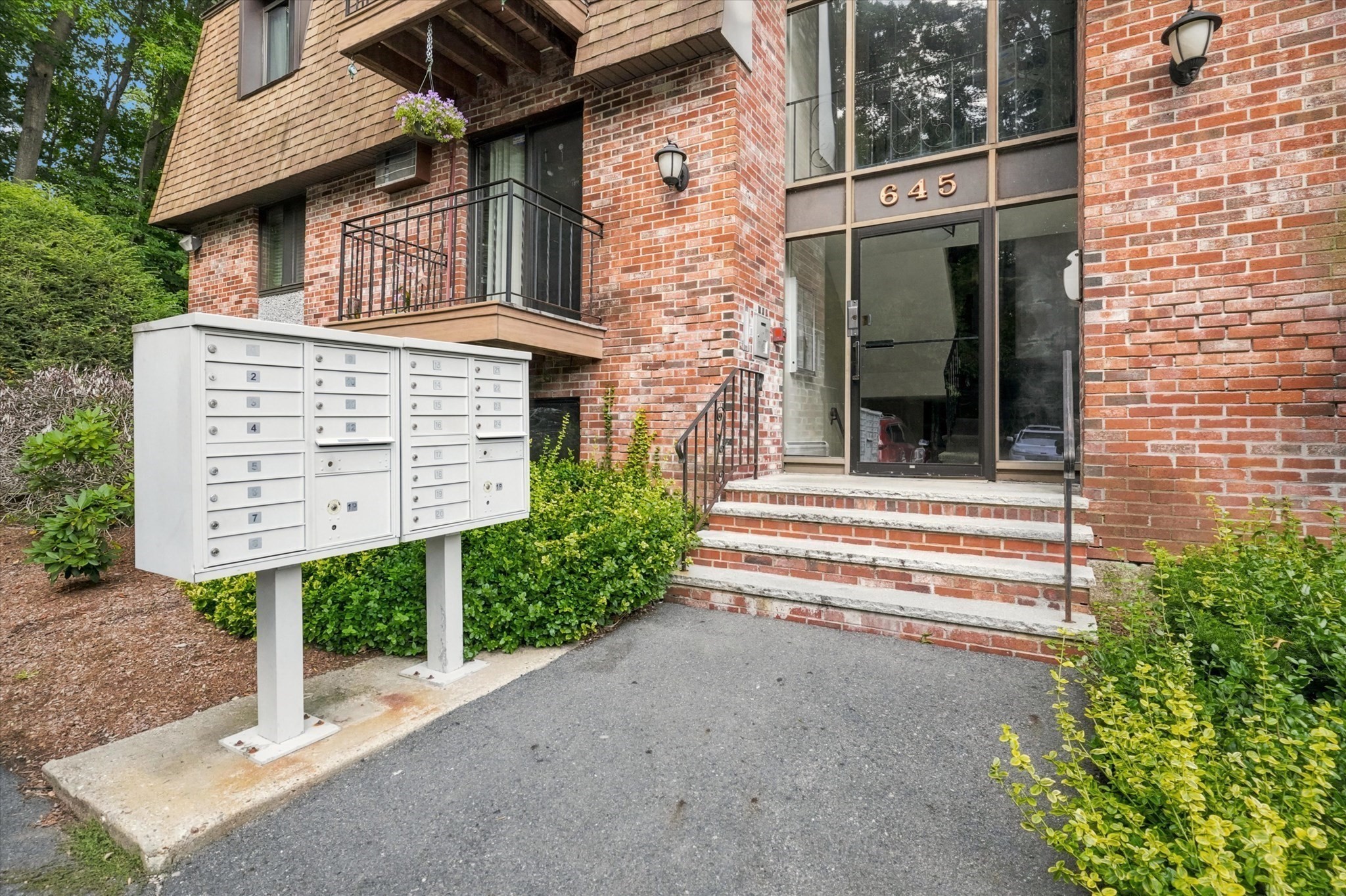 645 W Lowell Ave Unit 8, Haverhill, MA 01832