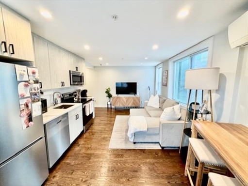 366 Hanover, Apt 2