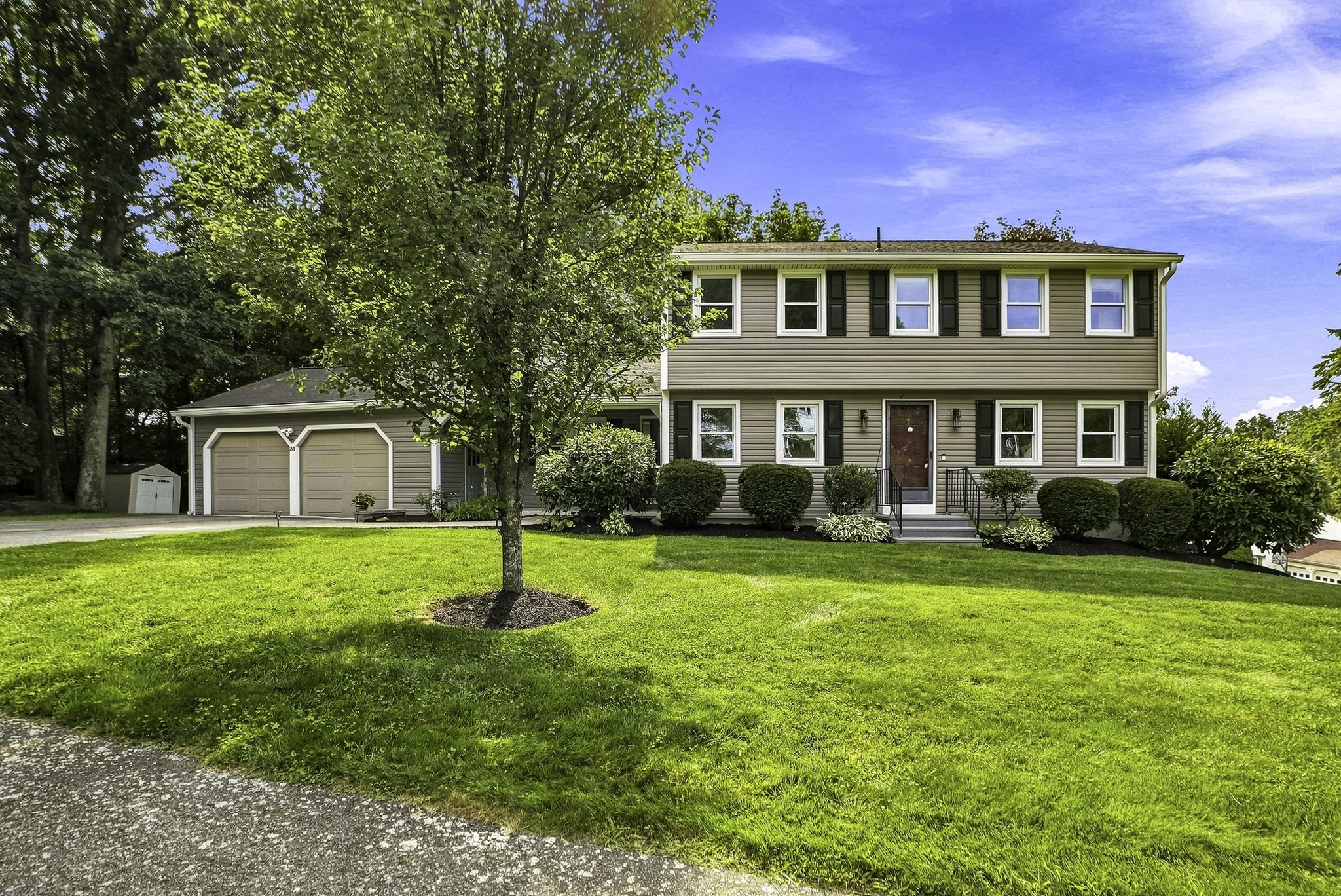 31 Lexington Road, Shrewsbury, MA 01545