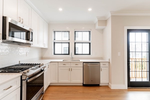 285 Lamartine St, Apt 2A
