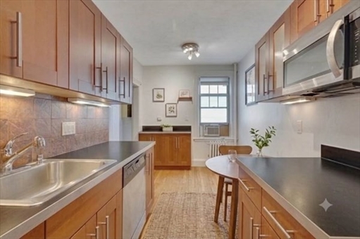 97 Chester, Apt A2
