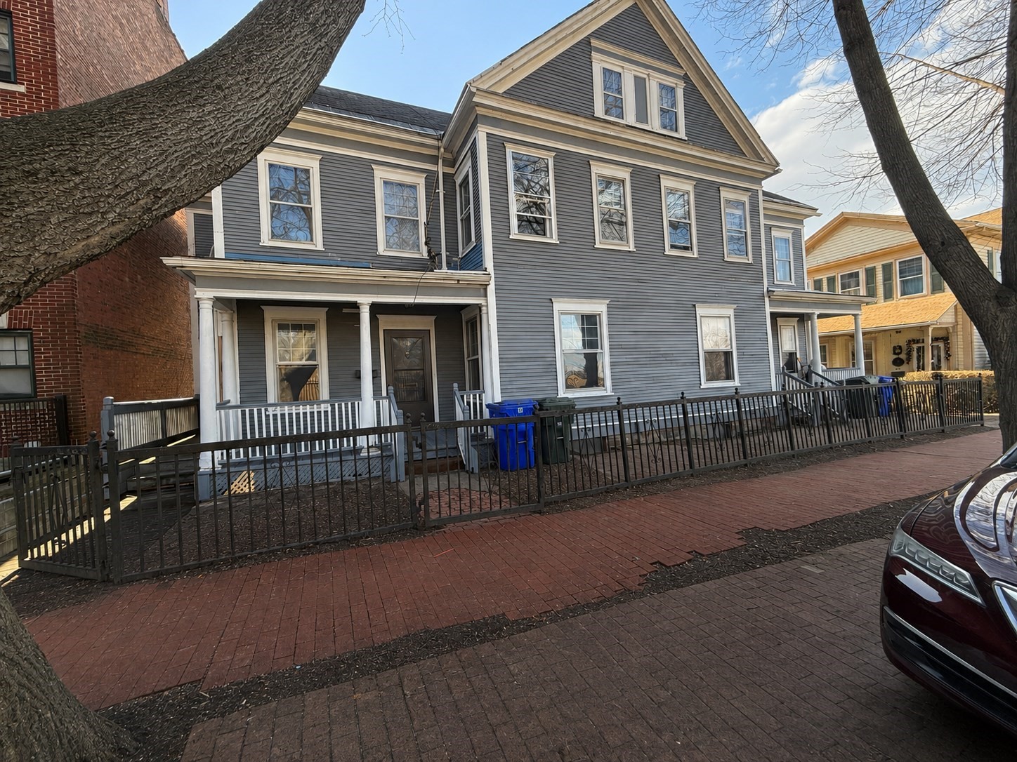94 Byers St, Springfield, MA 01105