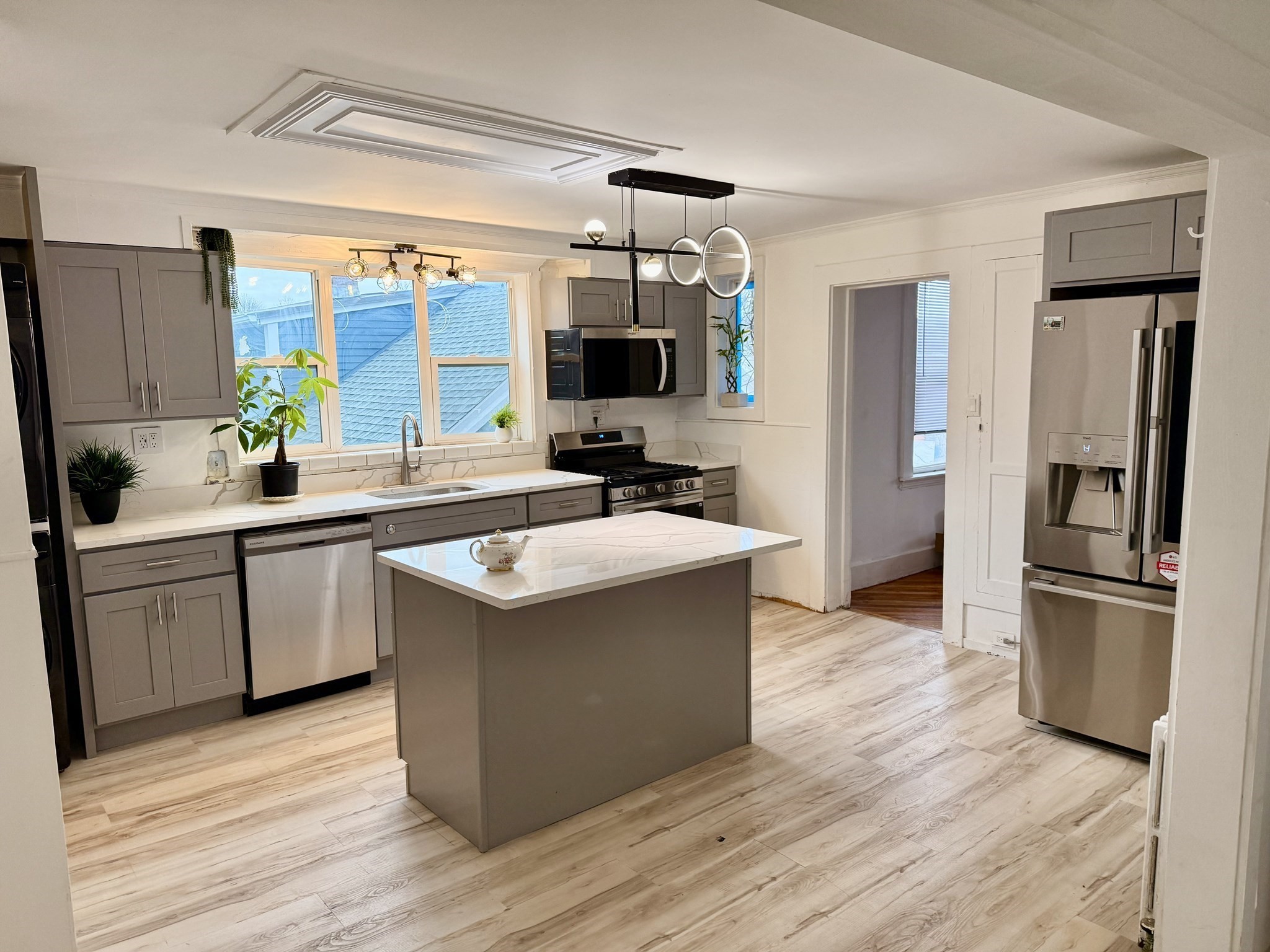 366 Main St, Gloucester, MA 01930