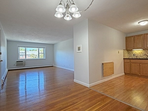 1077 Chestnut St, Apt 8
