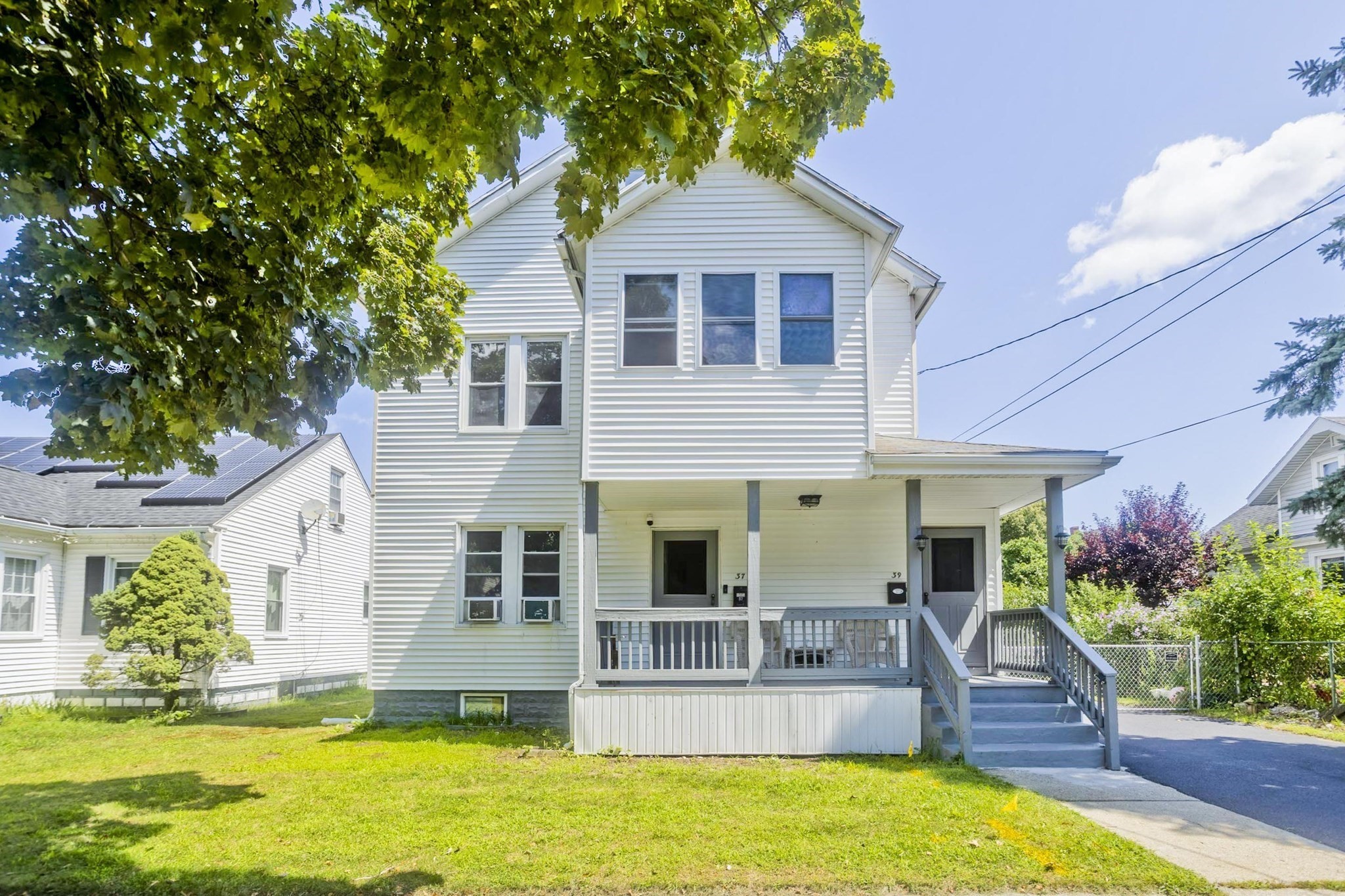 37 Upland St, Springfield, MA 01104