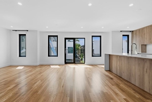 6 Devine Way, Apt 2