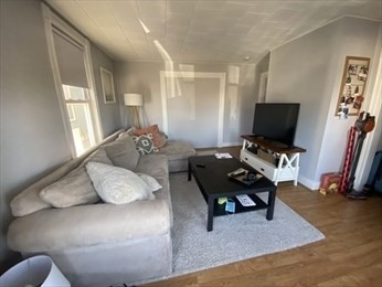 821 East 2nd St, Apt 2