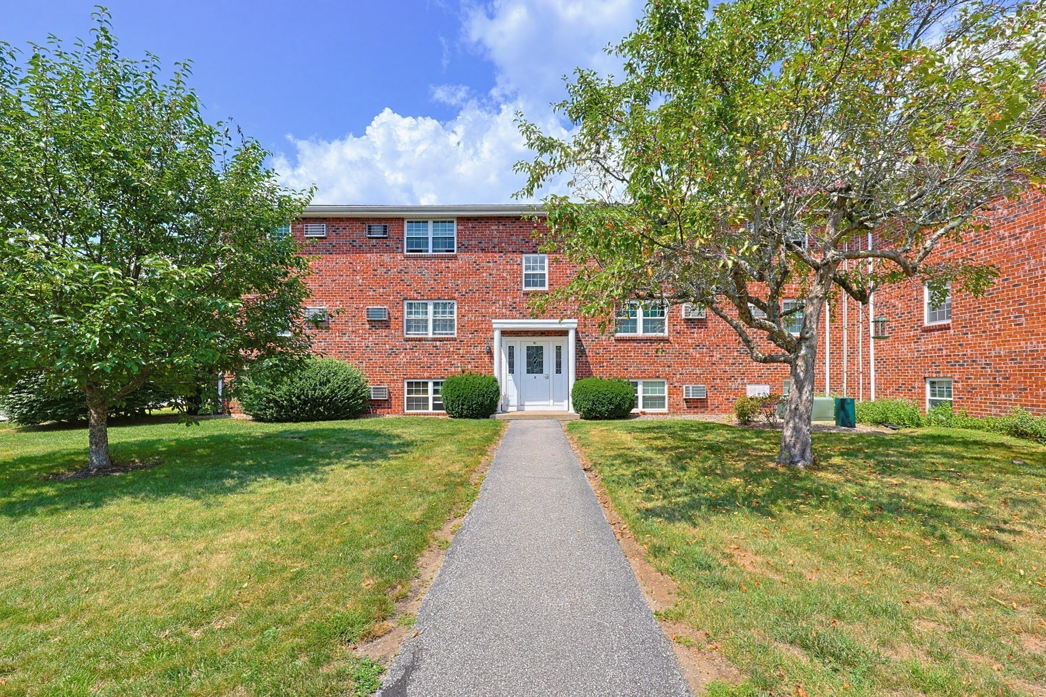 91 Pleasant St Unit D1, Medfield, MA 02052