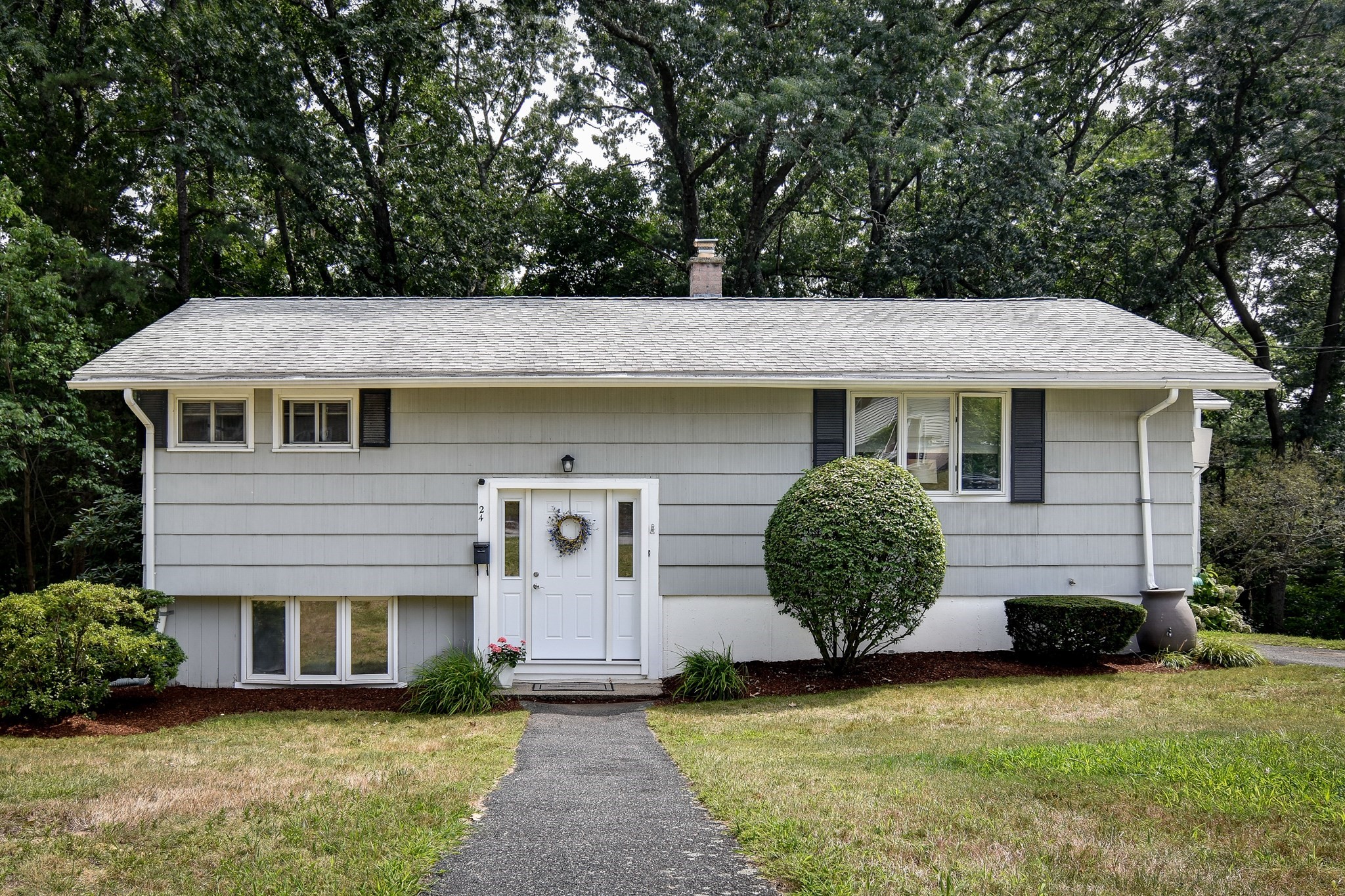 24 Upper Joclyn Ave, Framingham, MA 01701