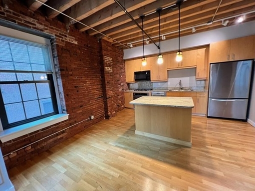 101 Broad St, Apt 4E