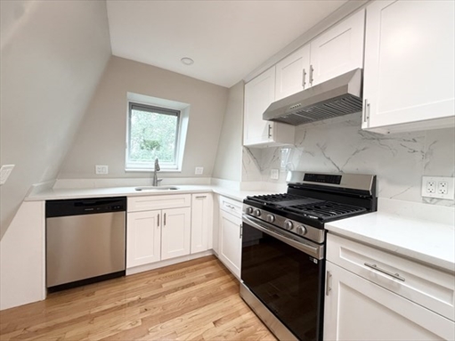 6 Channing St, Apt 3