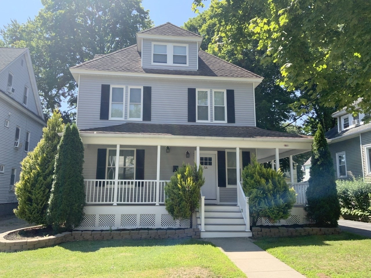 5 Ferdinand St, Worcester, MA 01603
