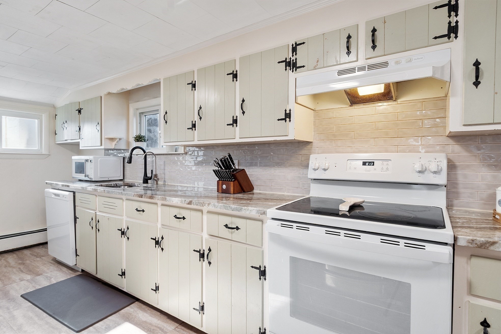 2 Grove St, Methuen, MA 01844 - Image 7