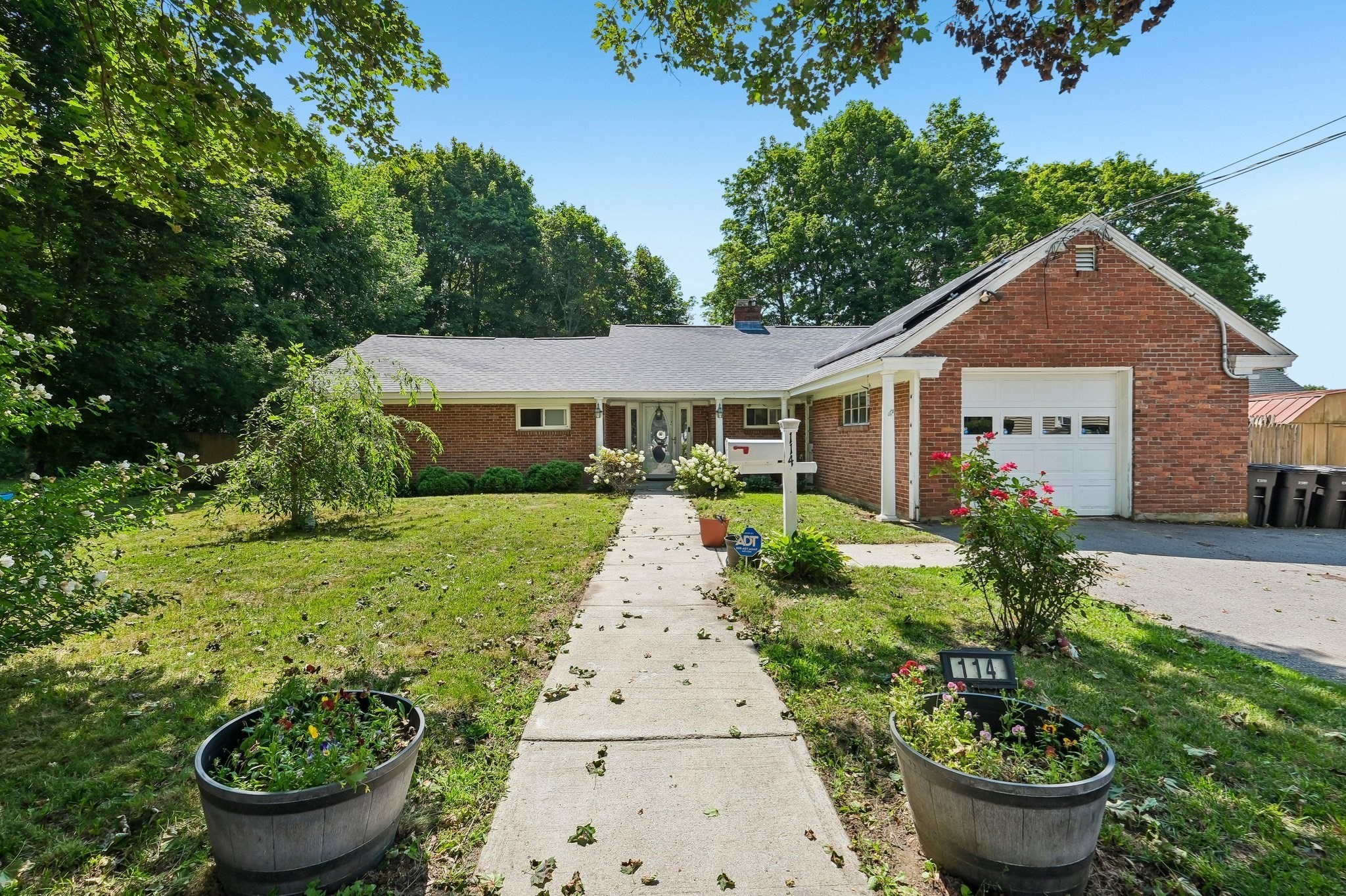 114 Rich St, Gardner, MA 01440 - Image 1