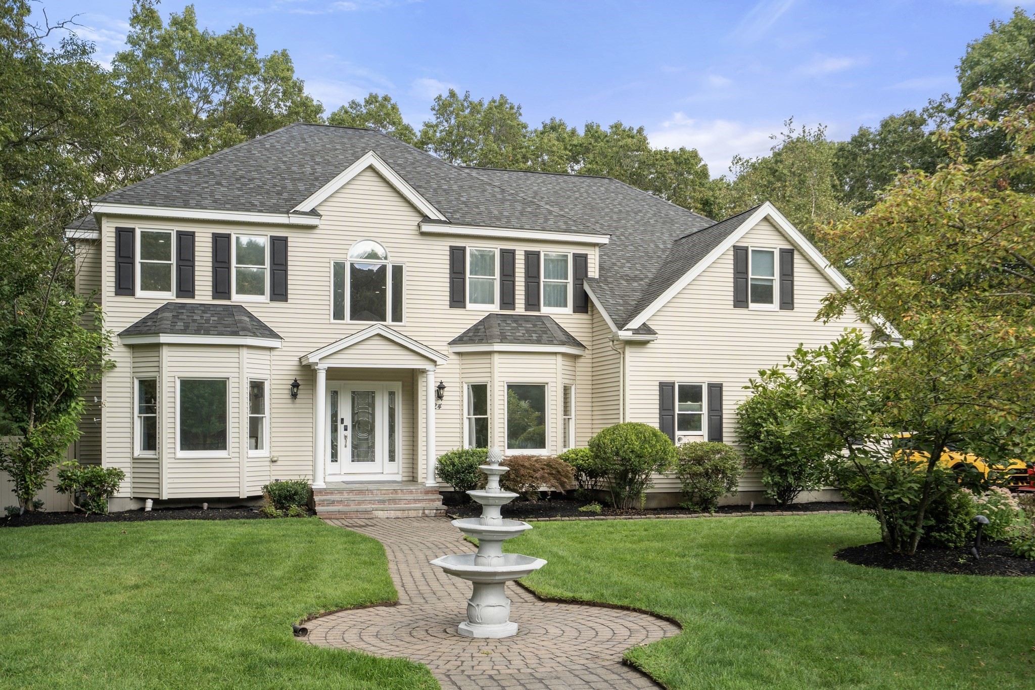 24 Old Connecticut Path, Ashland, MA 01721