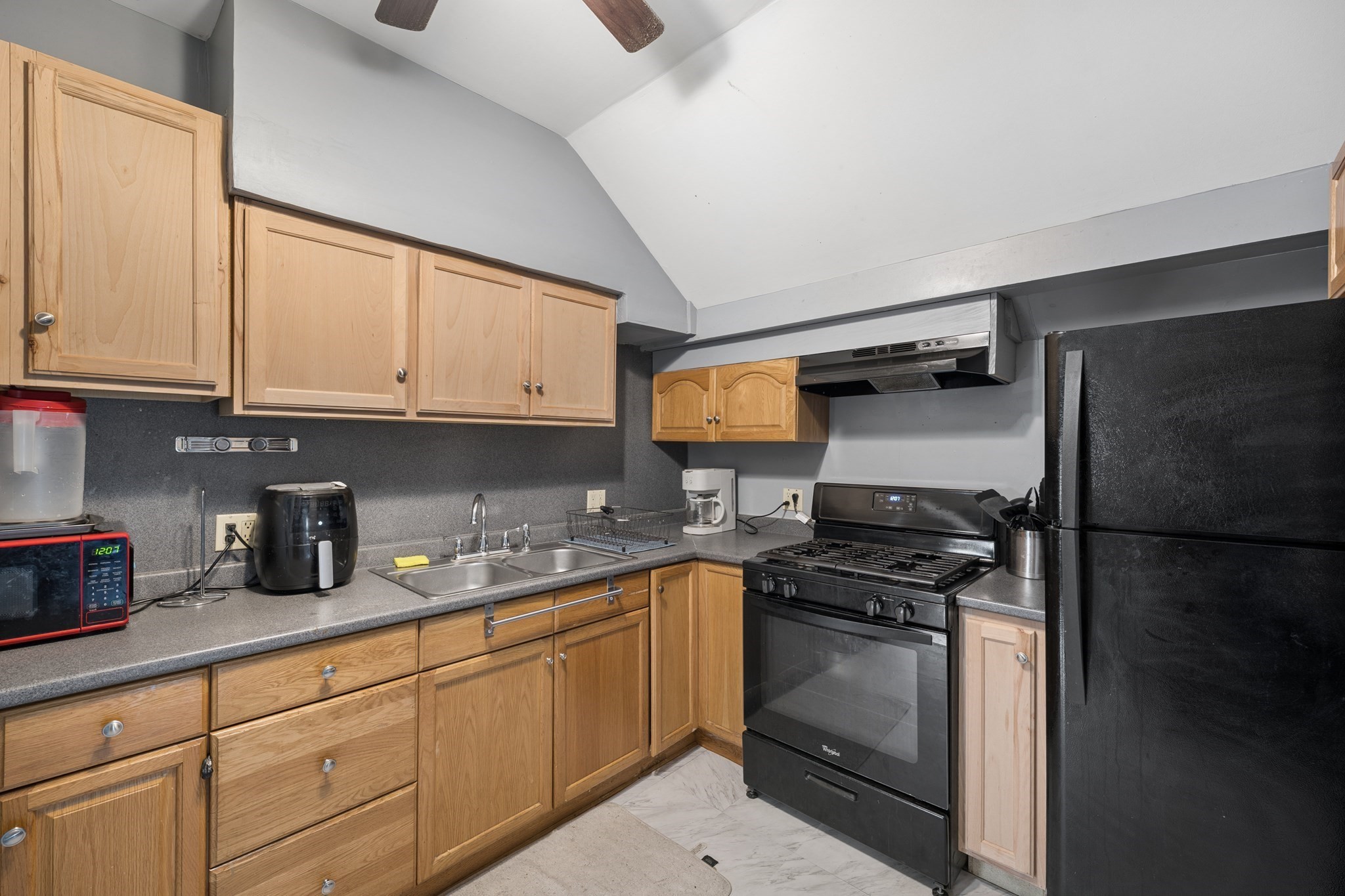 190 Raymond St, Fall River, MA 02723 - Image 24
