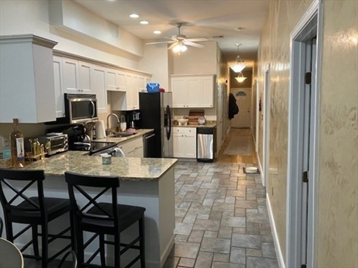 617 E 3rd St, Apt 1