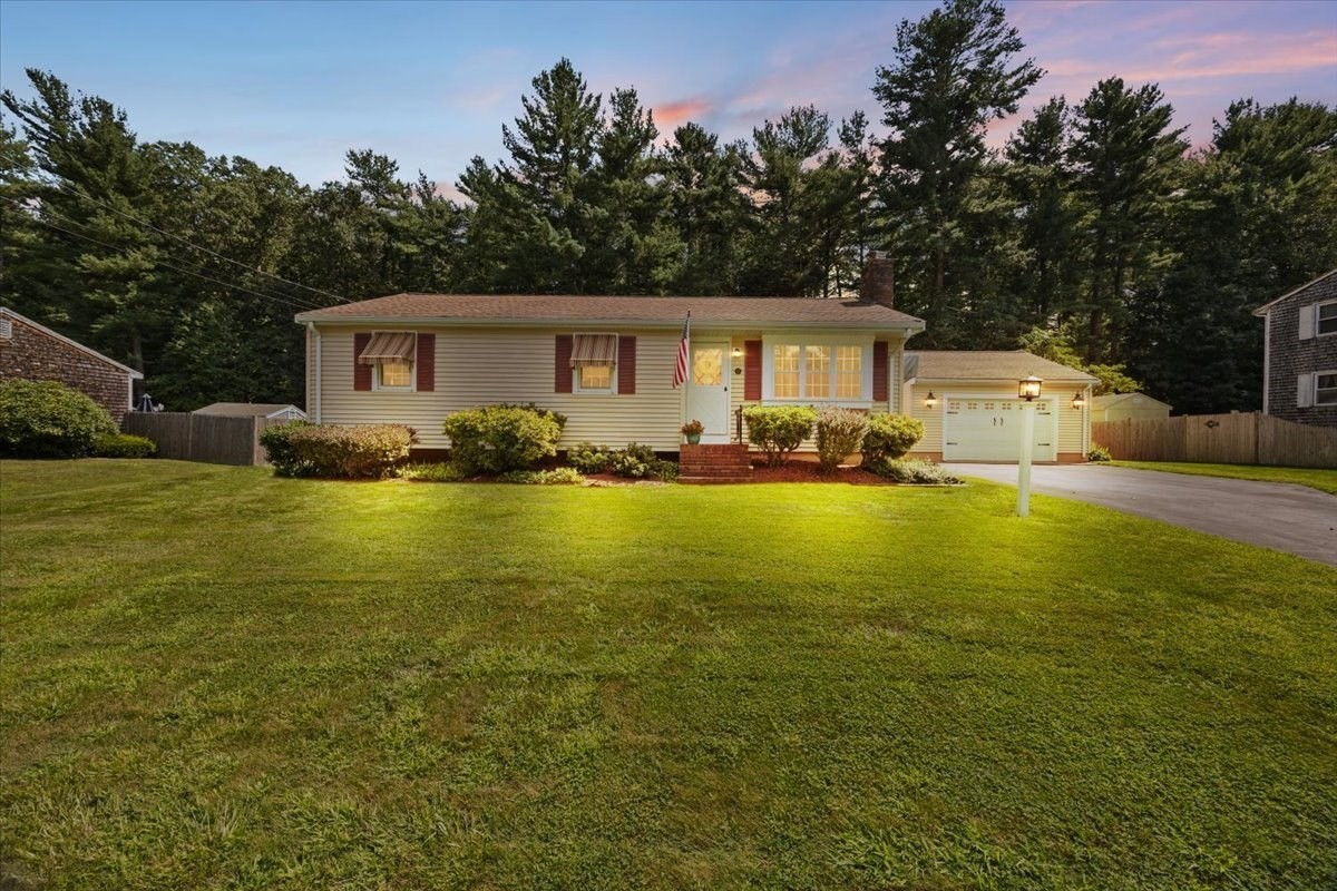 32 Colonial Drive, Taunton, MA 02780