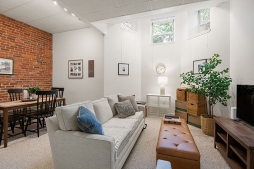 60 Marshal St, Apt 4