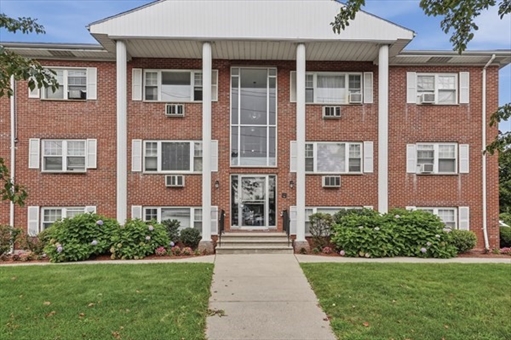 924 Main Street, Apt 12