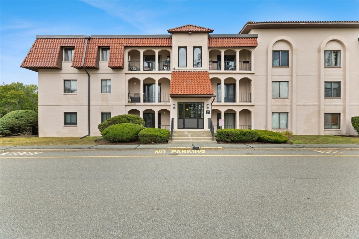 685 Oak St Unit 7-12, Brockton, MA 02301