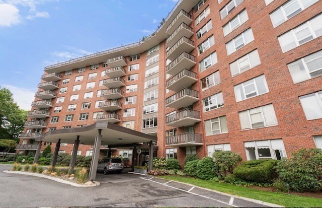 280 Boylston Unit 213, Newton, MA 02467