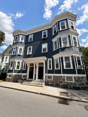 24 Wakullah st, Apt 3