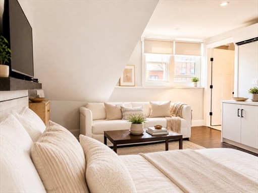 107 Charles, Apt 401
