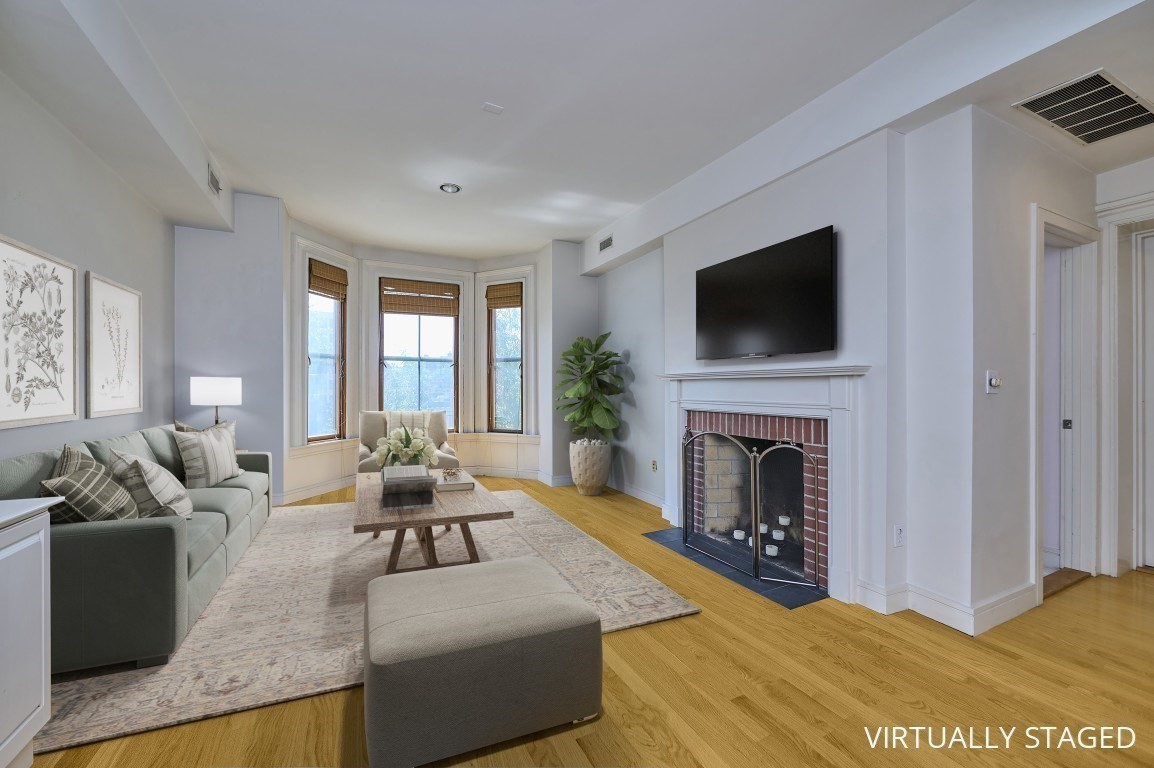 40 Isabella Unit 2E, Bay Village, Boston, MA 02116