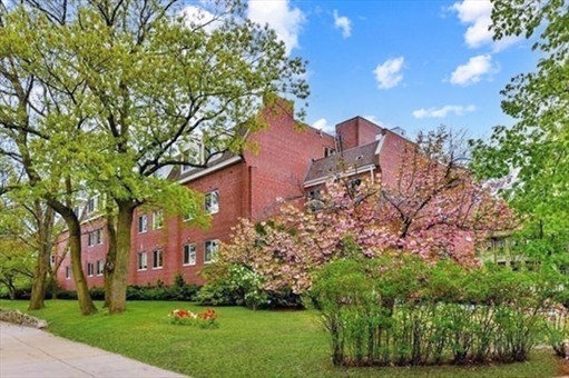 332 Jamaicaway, Apt 306