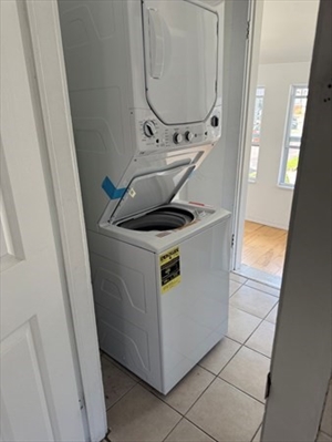 28 Early Ave, Apt 28