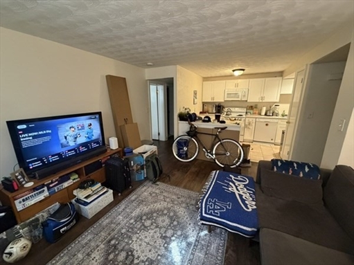 1961 Commonwealth Ave, Apt B1