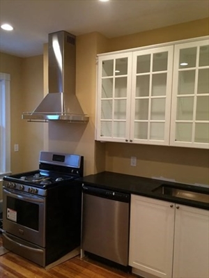 507 E 3rd St, Apt 3