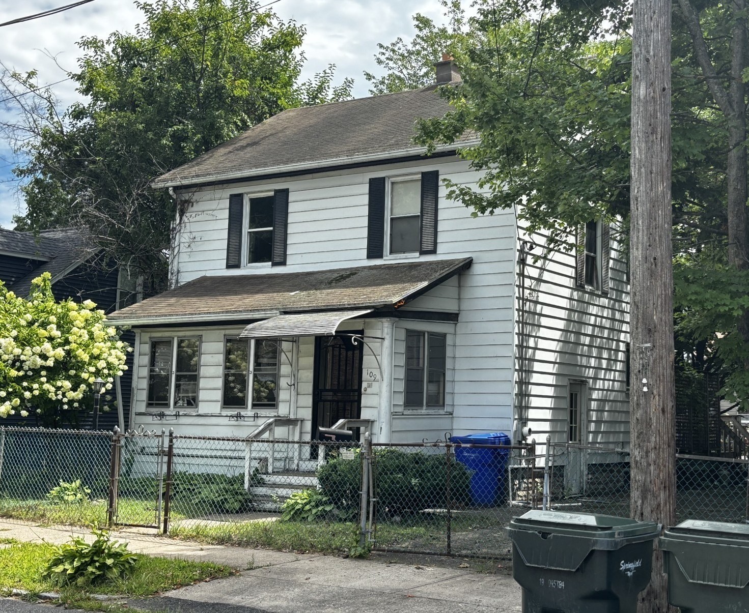 109 Kingsley St, Springfield, MA 01104