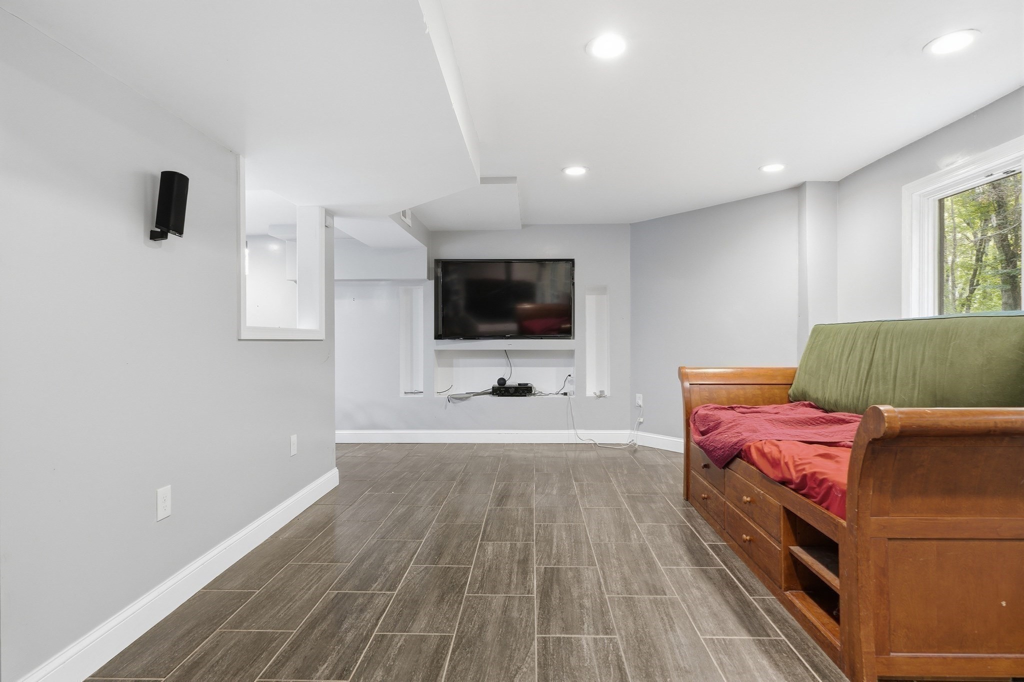 247 Hampstead St, Methuen, MA 01844 - Image 20