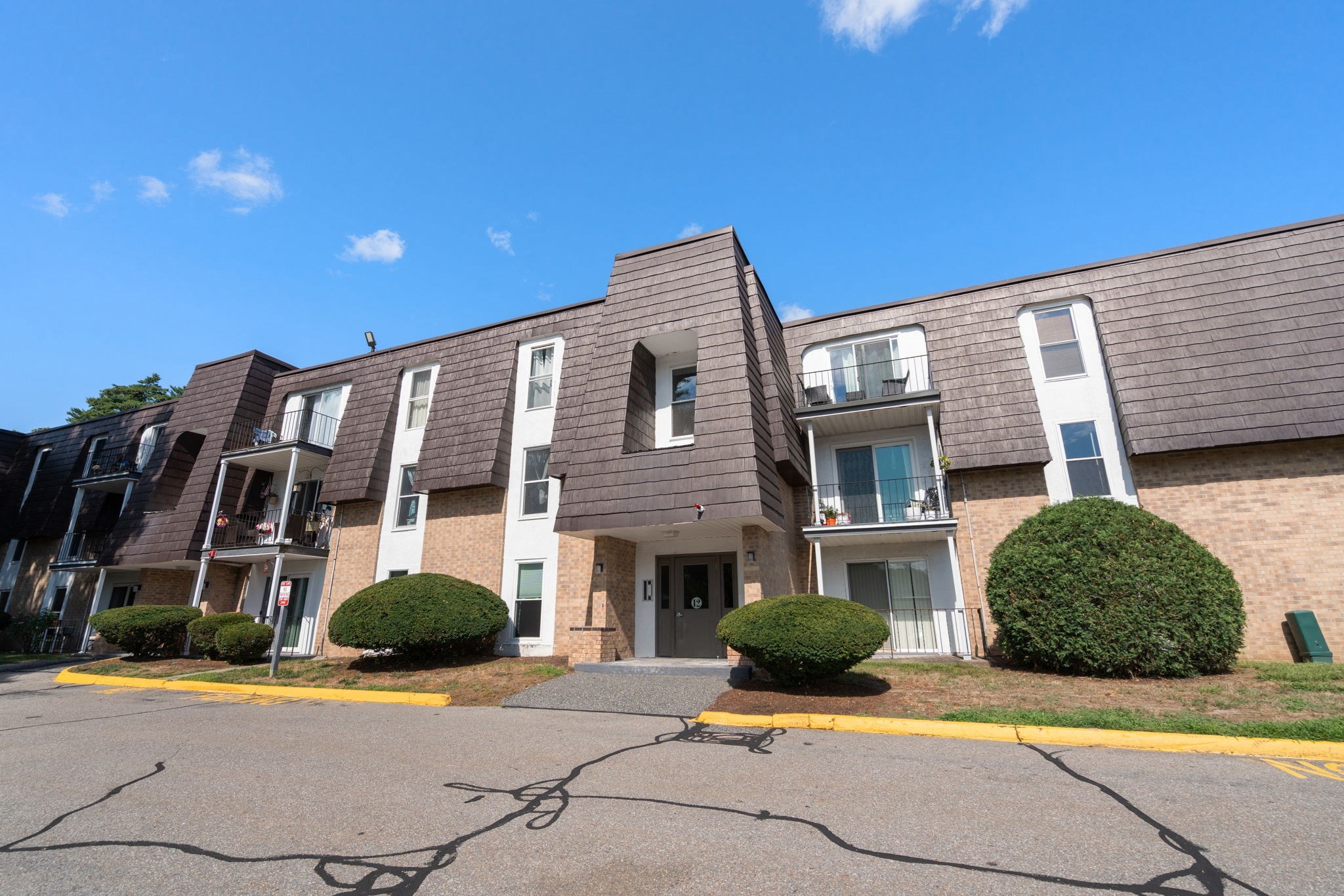 12 Shadowbrook Ln Unit 3, Milford, MA 01757