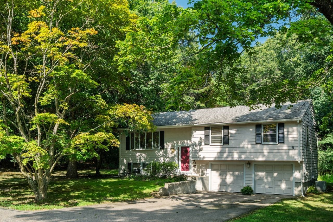 6 Johnson Rd, Sharon, MA 02067