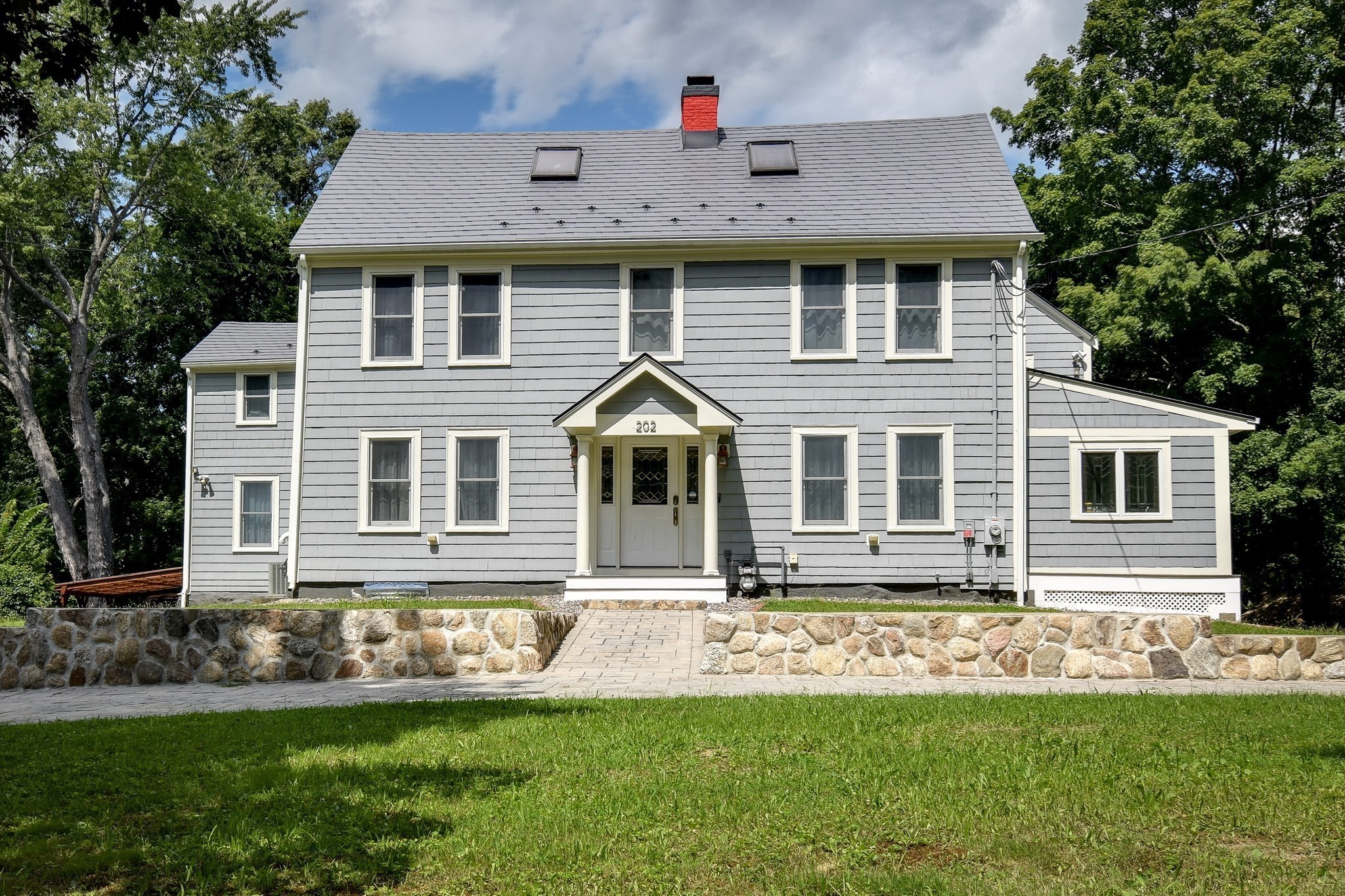 202 Boston Post Rd, Wayland, MA 01778