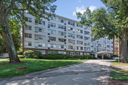 10 Hammond Pond Parkway, Apt 607