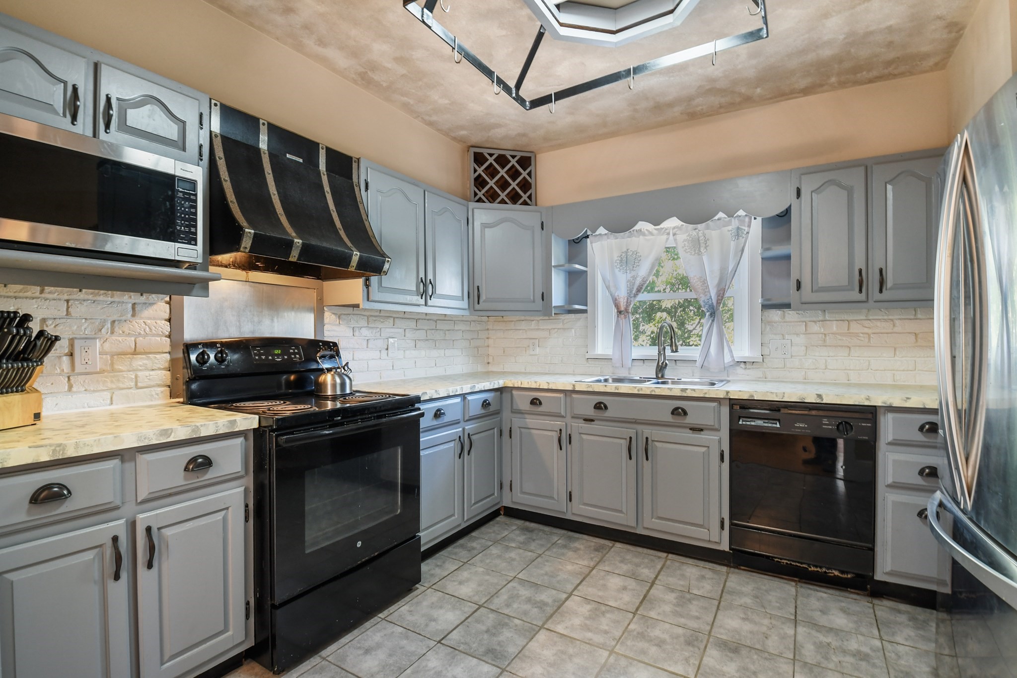 131 Foster St, Fall River, MA 02721 - Image 12
