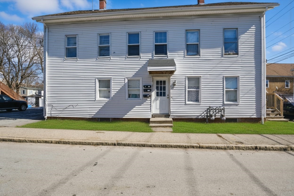 19 Myrtle Ave, Webster, MA 01570