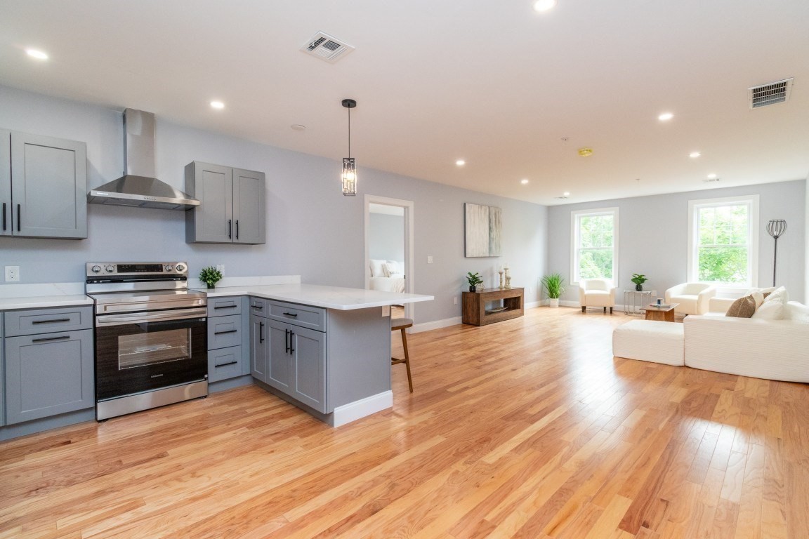 585 Washington Street Unit 307, Quincy, MA 02169