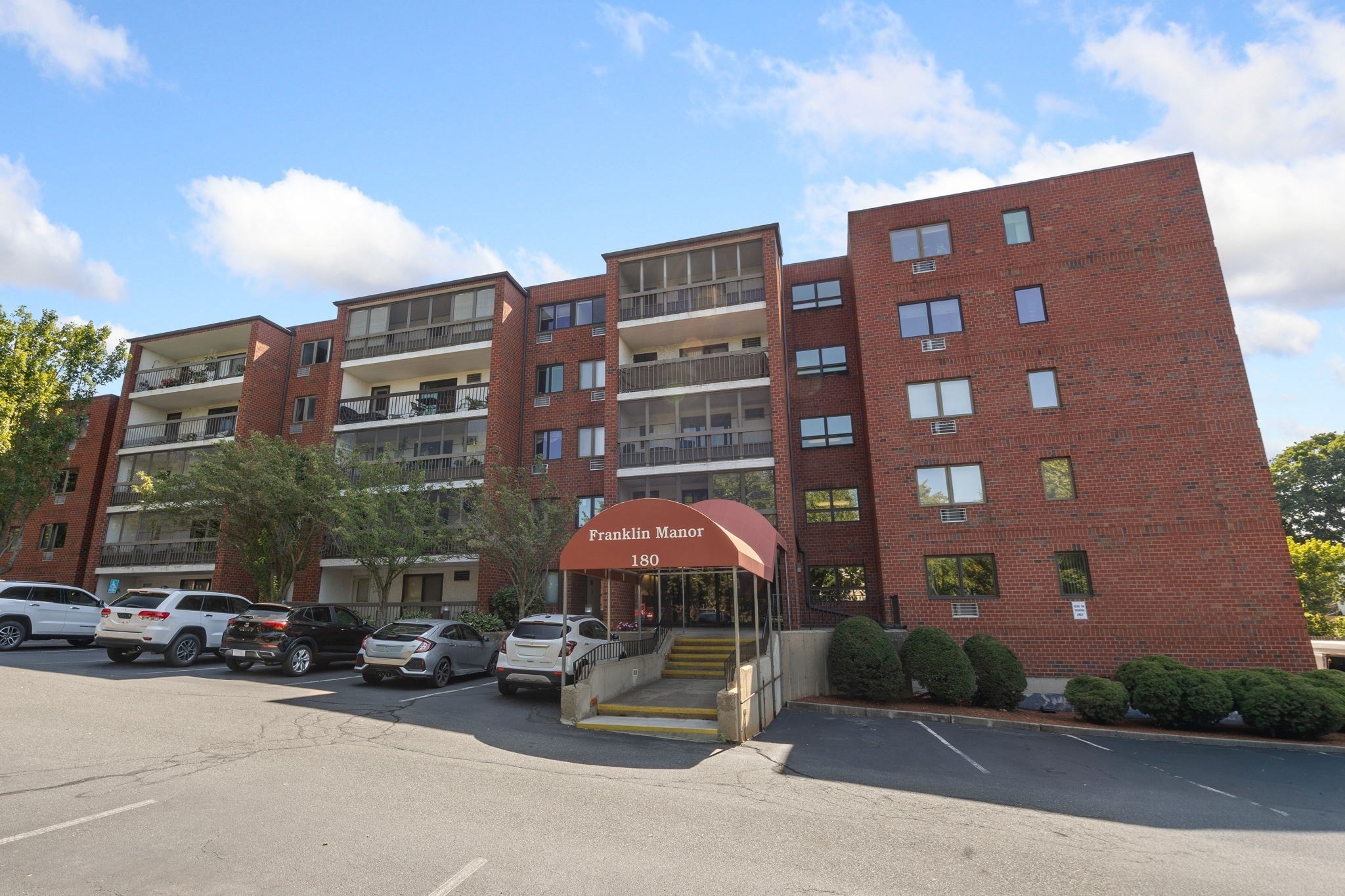 180 Green St Unit 406, Melrose, MA 02176