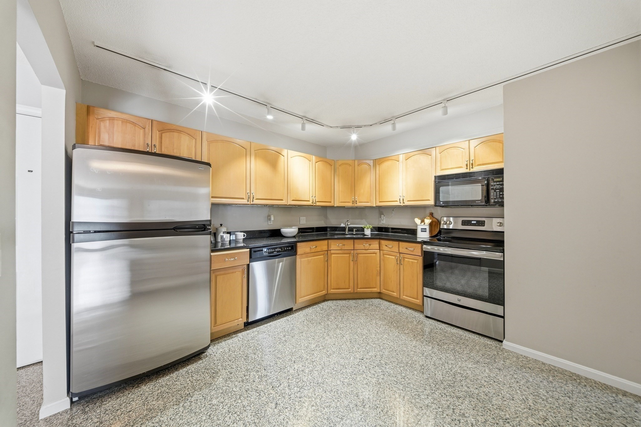 131 Coolidge Avenue Unit 526, Watertown, MA 02472 - Image 4