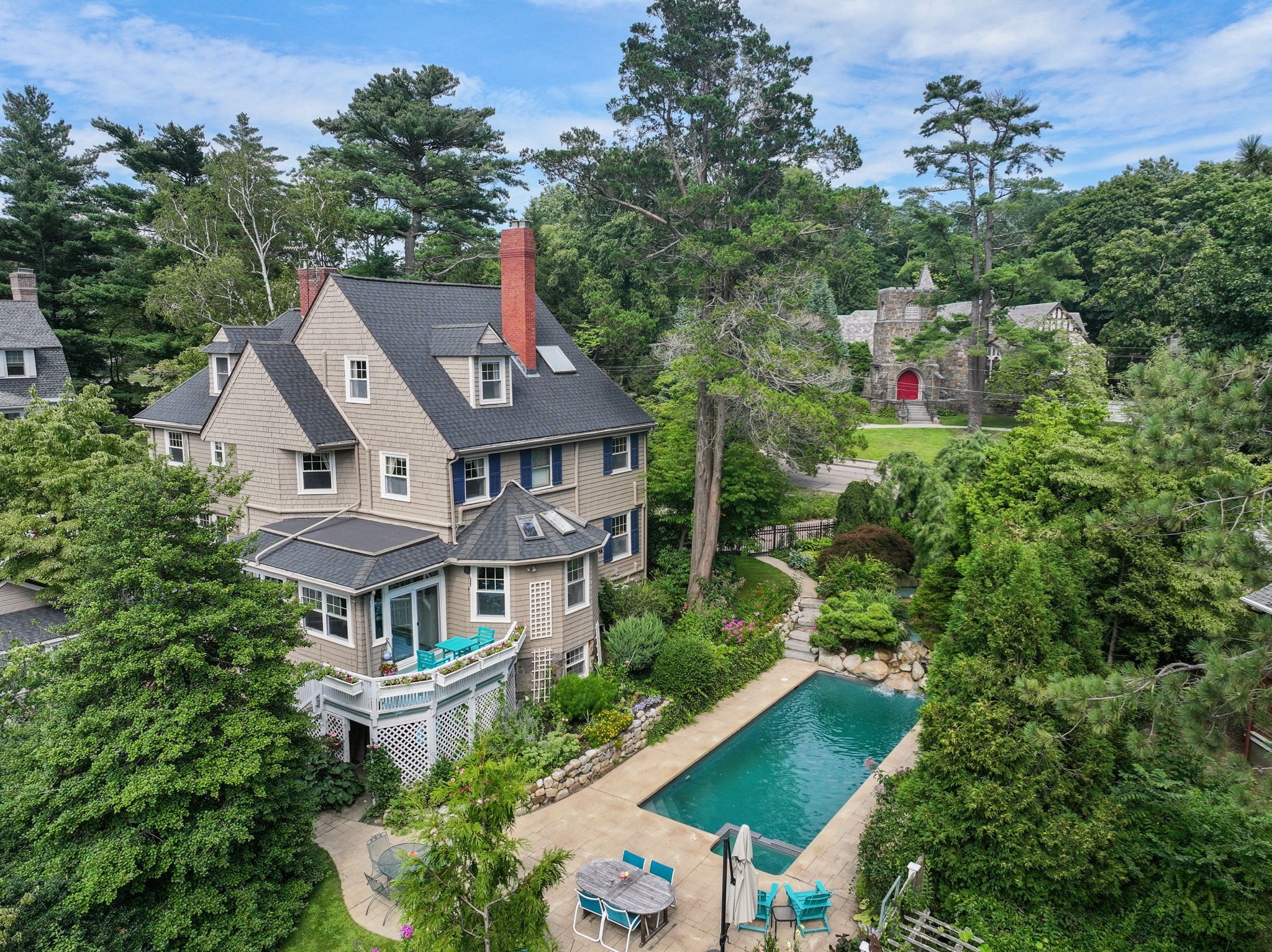 105 Randolph Ave, Milton, MA 02186